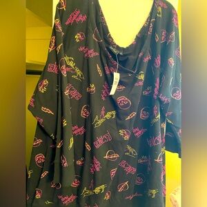 NEW w/Tags Torrid off the shoulder sweat top. 6X with Vibrant Graffiti Design.